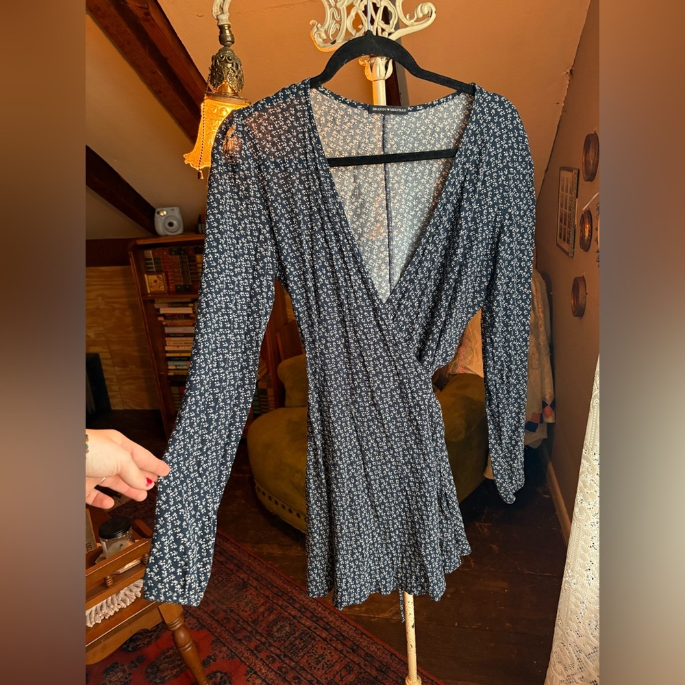 Brandy Melville Navy and White Floral Wrap Dress. Women's Small